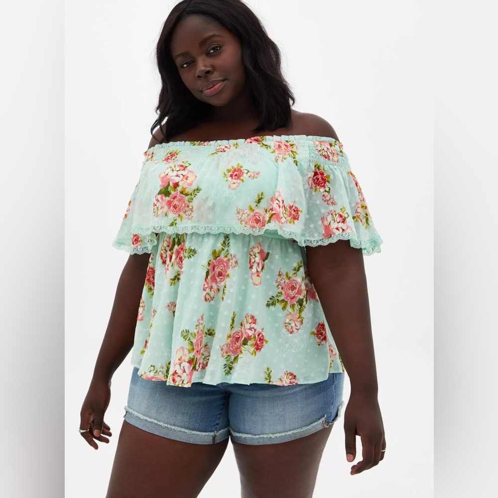 Torrid Swiss Dot Off-Shoulder Top in Floral Green Size 4X